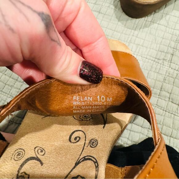 BareTraps felon brown tan Memory Foam Sandals Size 10 - Picture 9 of 10